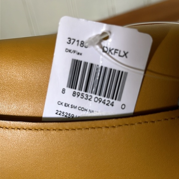 Coach Nomad Top Handle small crossbody Flax NWT 37180 - Picture 4 of 9